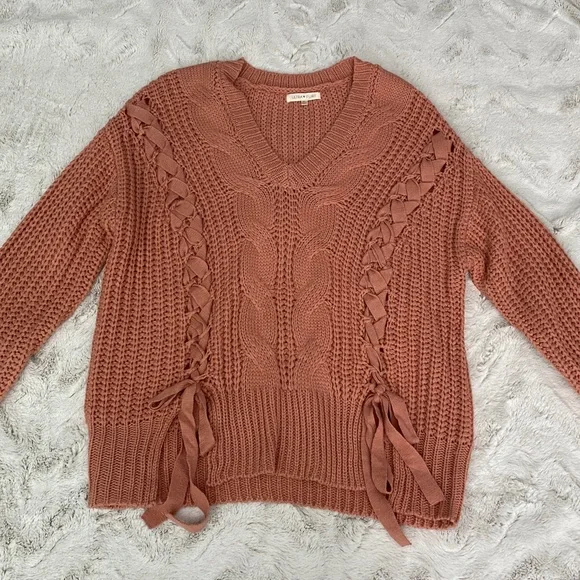 Sweater - Picture 1 of 3